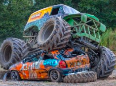 Monstertruck fahren mit Carcrashing - 30 Minuten inkl. Carcrush